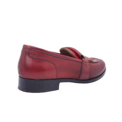 Shop Handmade Italian Leather Moccasin in Red (10690) or browse our range of hand-made Italian moccasins for women in leather or suede in-store at Aliverti Durban or Cape Town, or shop online. We deliver in South Africa & offer multiple payment plans as well as accept multiple safe & secure payment methods.