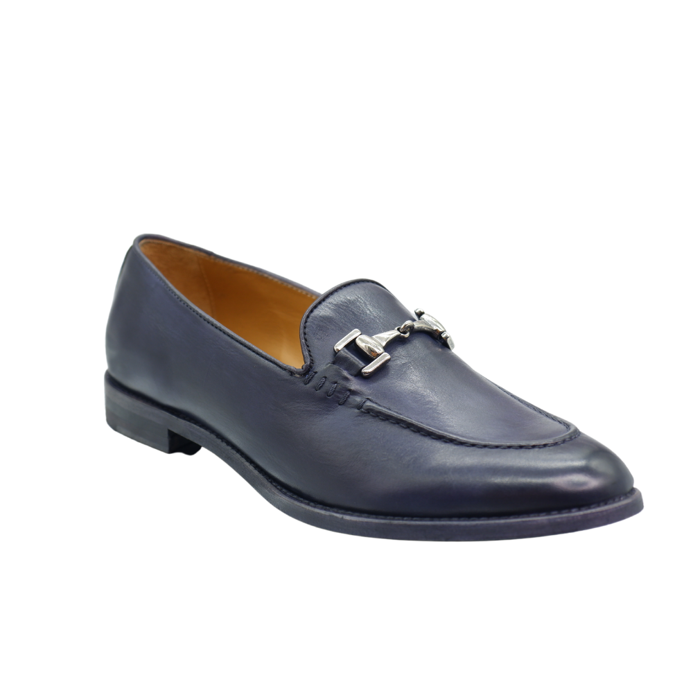 Shop Handmade Italian Leather Moccasin in Navy (9426) or browse our range of hand-made Italian moccasins for women in leather or suede in-store at Aliverti Durban or Cape Town, or shop online. We deliver in South Africa & offer multiple payment plans as well as accept multiple safe & secure payment methods.