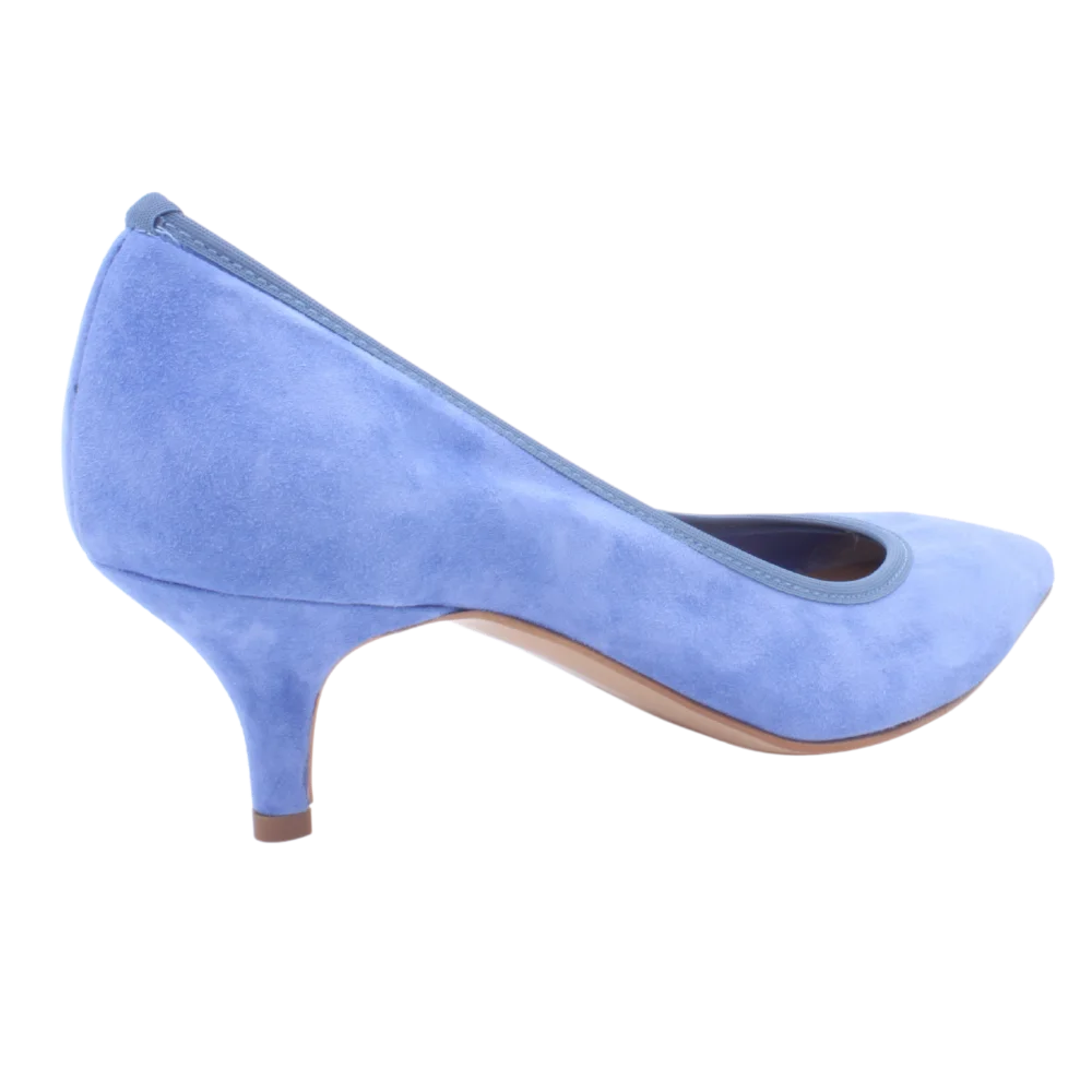 Shop Handmade Italian Suede Court Heel in Blue (543) or browse our range of hand-made Italian heels for women in leather or suede in-store at Aliverti Durban or Cape Town, or shop online. We deliver in South Africa & offer multiple payment plans as well as accept multiple safe & secure payment methods.