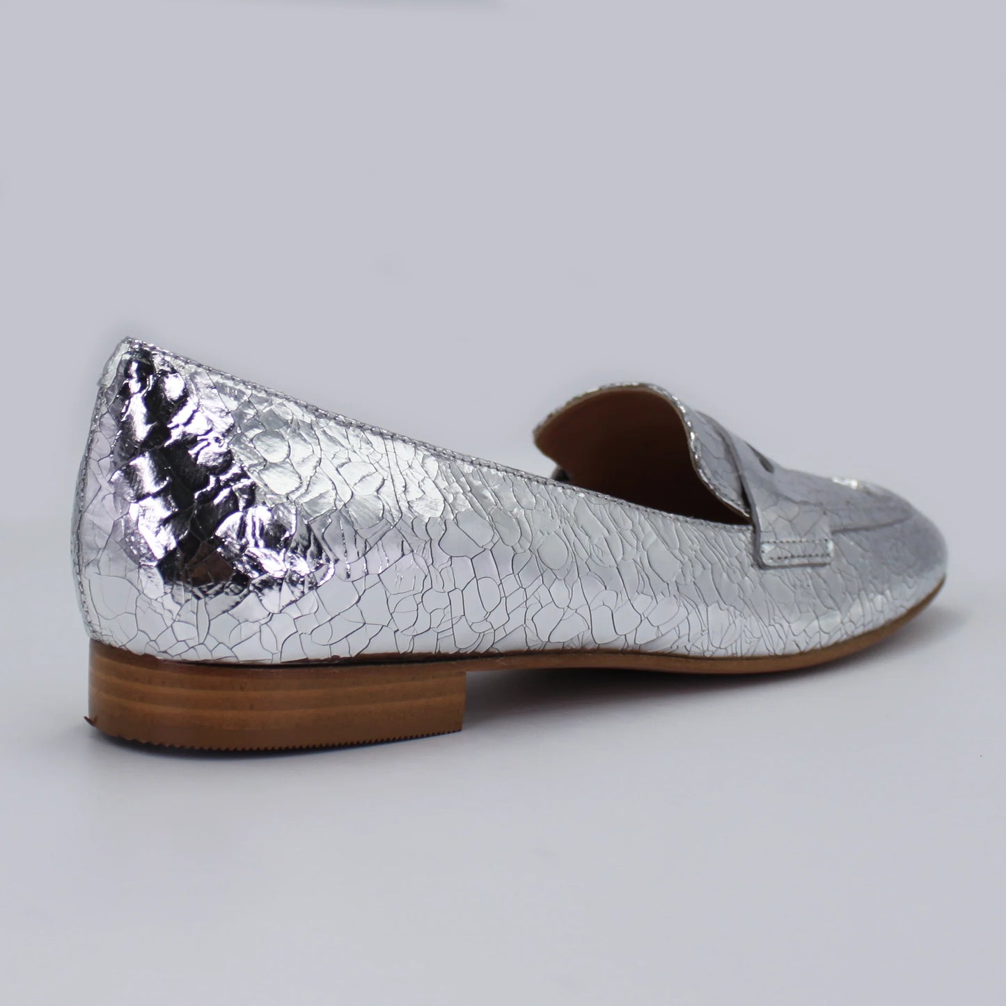 Shop Handmade Italian Leather Moccasin/Loafer in Silver for Women (60531) or browse our range of hand-made Italian moccasins & loafers for women in leather or suede in-store at Aliverti Durban or Cape Town, or shop online. We deliver in South Africa & offer multiple payment plans as well as accept multiple safe & secure payment methods.