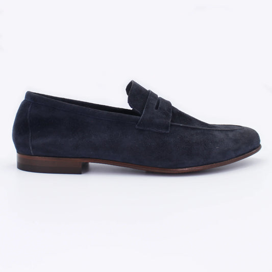 Shop Handmade Italian Suede Moccasin Loafer in Bue (MR7730) or browse our range of hand-made Italian moccasins & loafers for men in leather or suede in-store at Aliverti Durban or Cape Town, or shop online. We deliver in South Africa & offer multiple payment plans as well as accept multiple safe & secure payment methods.