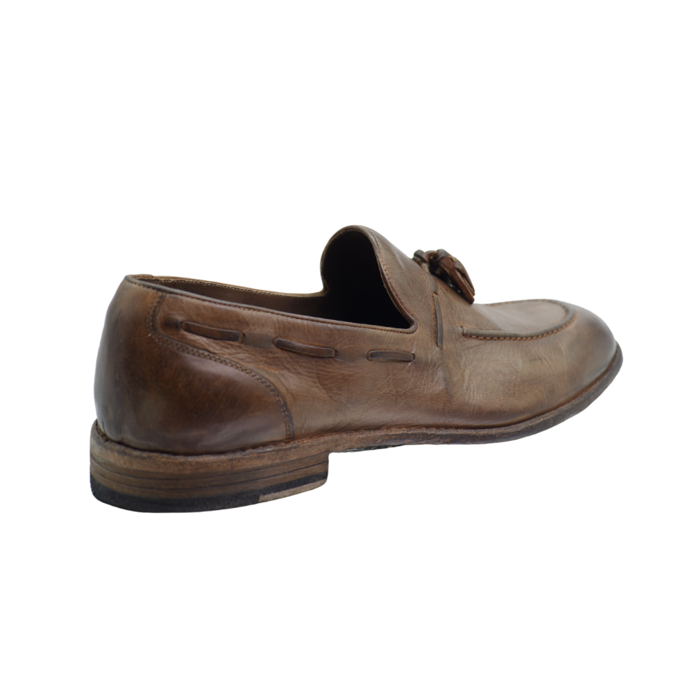 Shop Handmade Italian leather moccasin in Taupe (10554) or browse our range of hand-made Italian moccasins & loafers for men in leather or suede in-store at Aliverti Durban or Cape Town, or shop online. We deliver in South Africa & offer multiple payment plans as well as accept multiple safe & secure payment methods.