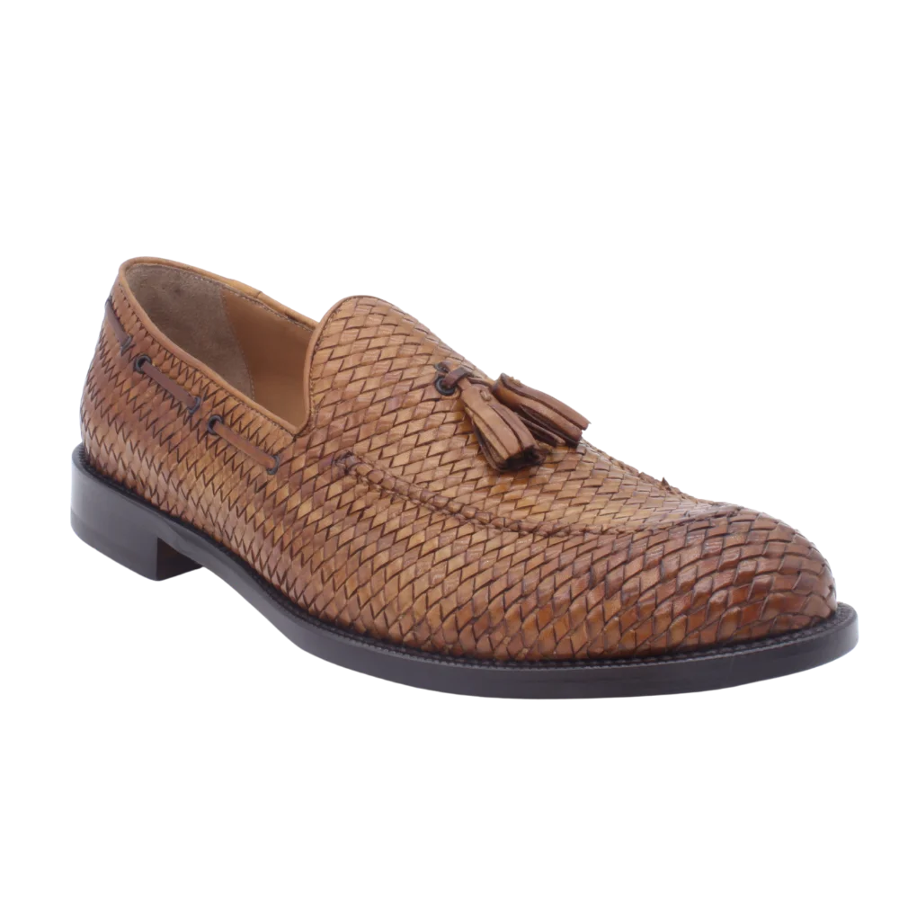 Shop Handmade Italian leather moccasin with tassels in Tan (10566) or browse our range of hand-made Italian moccasins & loafers for men in leather or suede in-store at Aliverti Durban or Cape Town, or shop online. We deliver in South Africa & offer multiple payment plans as well as accept multiple safe & secure payment
