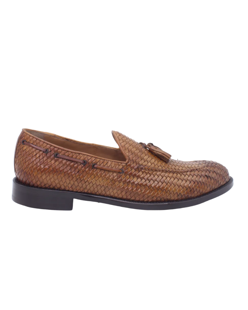 Shop Handmade Italian leather moccasin with tassels in Tan (10566) or browse our range of hand-made Italian moccasins & loafers for men in leather or suede in-store at Aliverti Durban or Cape Town, or shop online. We deliver in South Africa & offer multiple payment plans as well as accept multiple safe & secure payment