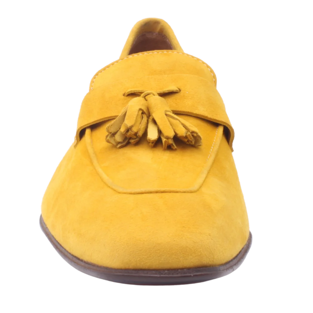 Shop Handmade Italian Suede Moccasin in Yellow (08633) or browse our range of hand-made Italian moccasins for men in leather or suede in-store at Aliverti Durban or Cape Town, or shop online. We deliver in South Africa & offer multiple payment plans as well as accept multiple safe & secure payment methods.