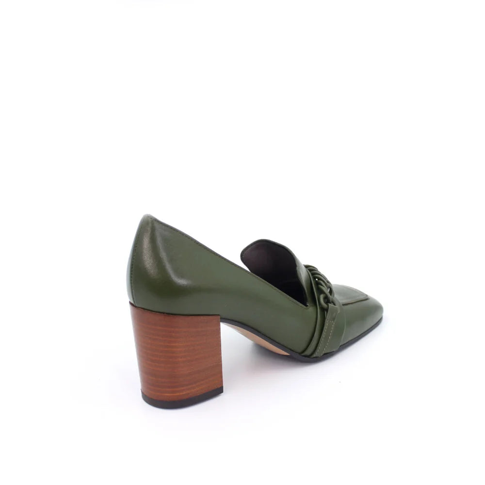 Shop Handmade Italian Leather Block Heel in Green (2128) or browse our range of hand-made Italian heels for women in leather or suede in-store at Aliverti Durban or Cape Town, or shop online. We deliver in South Africa & offer multiple payment plans as well as accept multiple safe & secure payment methods.