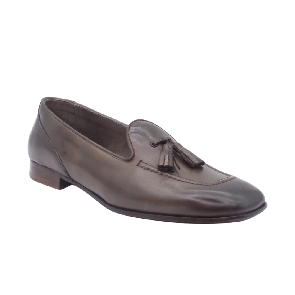 Shop Handmade Italian Leather Moccasin in Taupe (10678) or browse our range of hand-made Italian moccasins for women in leather or suede in-store at Aliverti Durban or Cape Town, or shop online. We deliver in South Africa & offer multiple payment plans as well as accept multiple safe & secure payment methods.